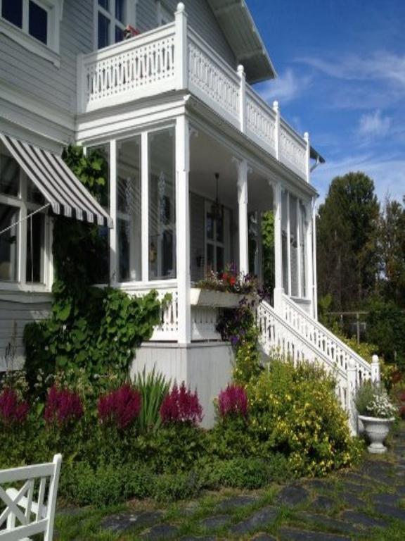 Lansmansgarden Adalen Hotel Lugnvik Exterior photo